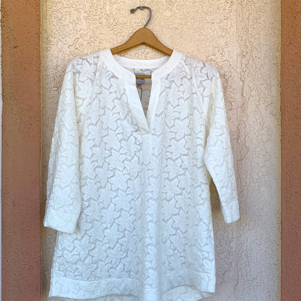 Nic and Zoe white lace v neck blouse.